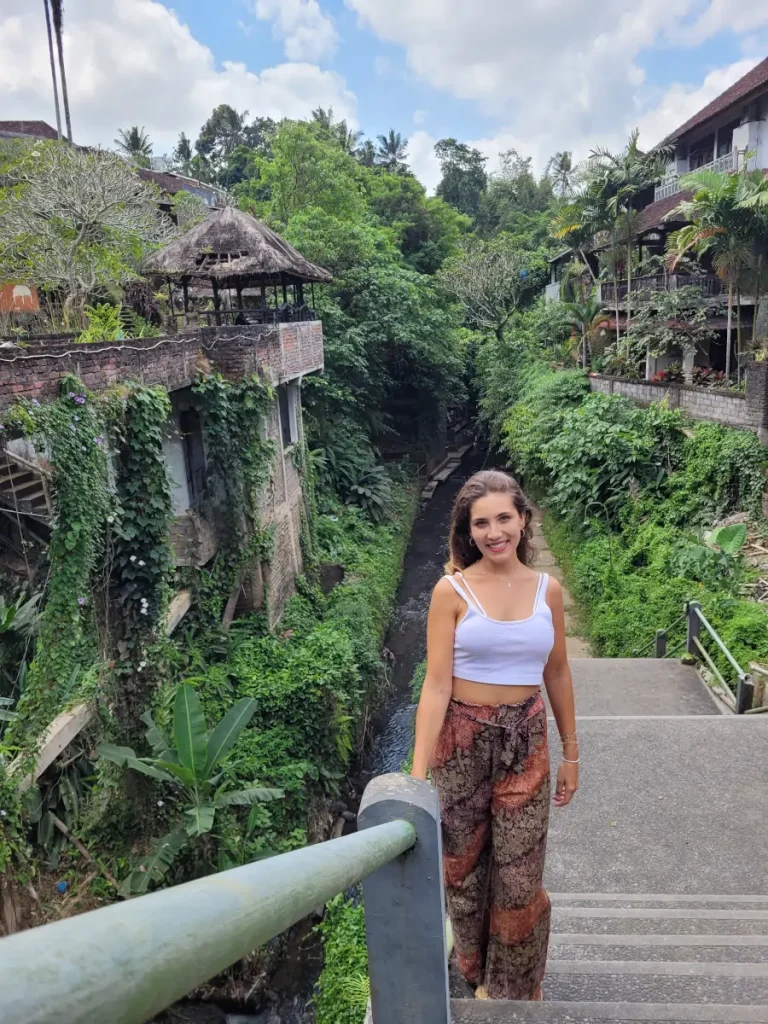 Vistas a un valle frondoso en Ubud.
