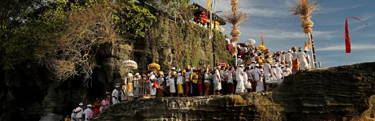 Visitar Tanah Lot, qué ver en Bali, viajar a Indonesia