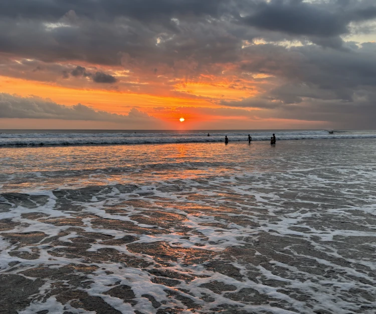 Ruta por Bali, Legian Beach