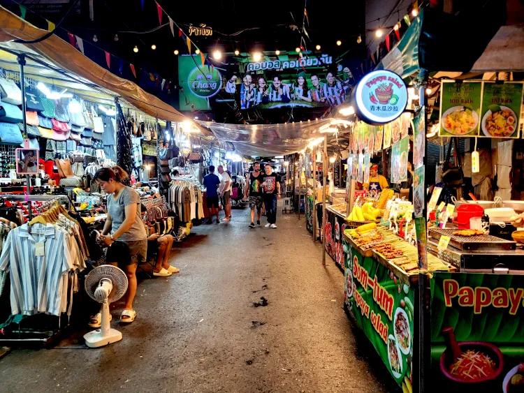 Mercado de Patpong, qué ver en Bangkok, viajar a Tailandia