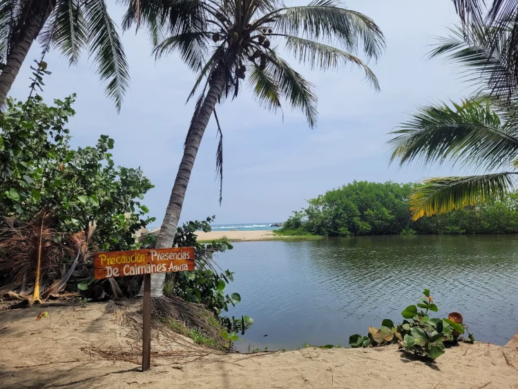 Playa Arenilla, vacaciones en Colombia, playas del Caribe colombiano