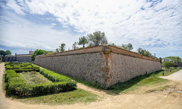 qué ver en Montjuïc, qué hacer en Barcelona, jardines del Castillo de Montjuic