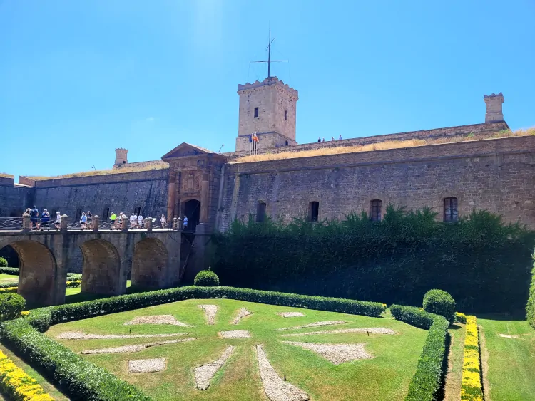qué ver en Montjuïc, qué hacer en Barcelona, Castillo de Montjuic