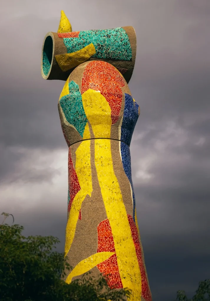 Dona i Ocell, Joan Miró, qué ver en Montjuïc, qué hacer en Barcelona