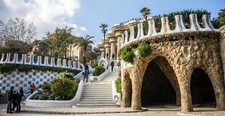Qué ver en Barcelona, Escalinata del Dragón del Park Güell
