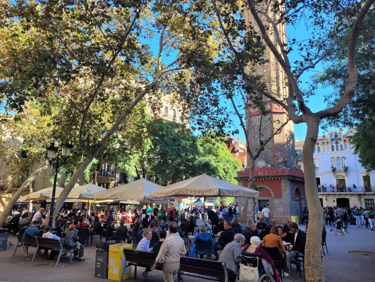 Qué ver en Gracia, qué hacer en Barcelona, Plaça de la Vila de Gràcia