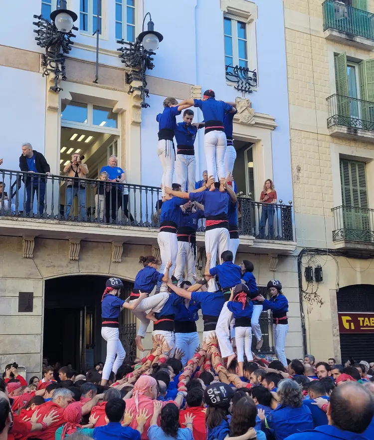 Qué ver en Gracia, qué hacer en Barcelona, Plaça de la Vila de Gràcia