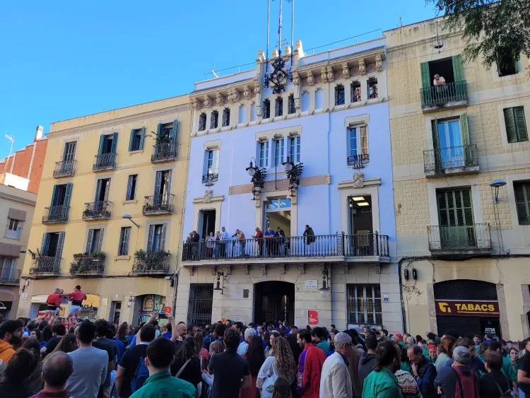 Qué ver en Gracia, qué hacer en Barcelona, Plaça de la Vila de Gràcia