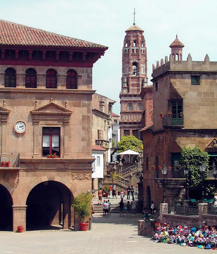 Poble Espanyol, qué hacer en Barcelona, vacaciones en Barcelona, guía de Barcelona