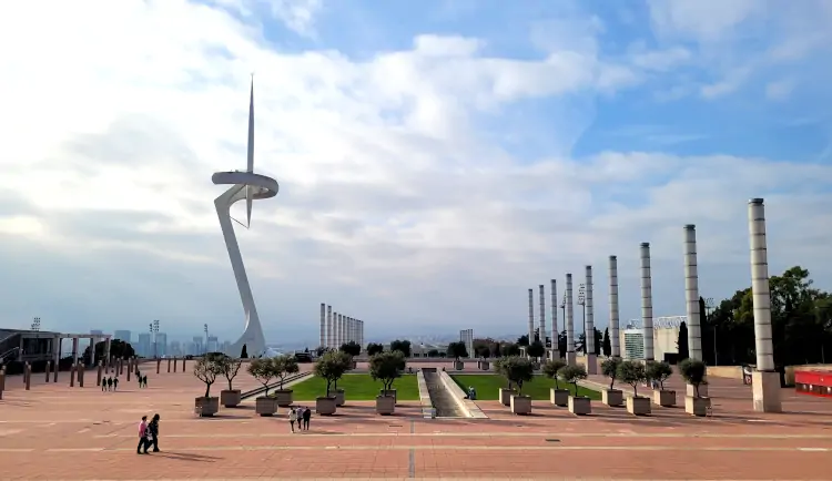 qué hacer en Barcelona, guía de Barcelona, que ver en Montjuïc, Anillo Olímpico, Torre Calatrava