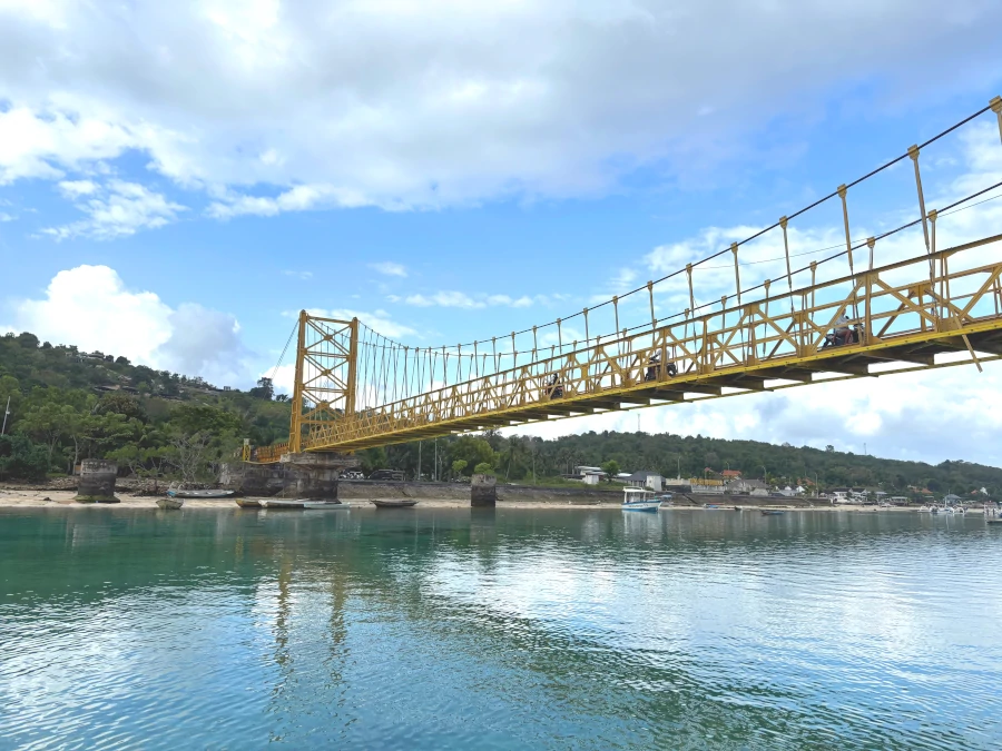 Yellow Bridge en Nusa Lembongan, punto de salida de barcos hacia las Islas Gili