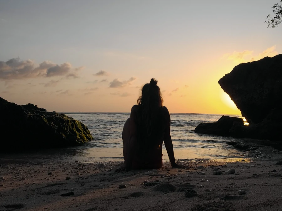 Atardecer en una playa de Uluwatu, en el sur de Bali